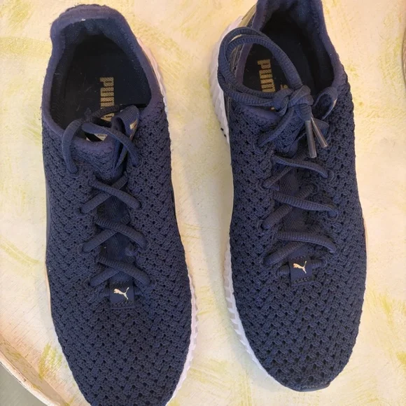 PUMA WOMEN'S ATHLETIC SHOE - Picture 7 of 7